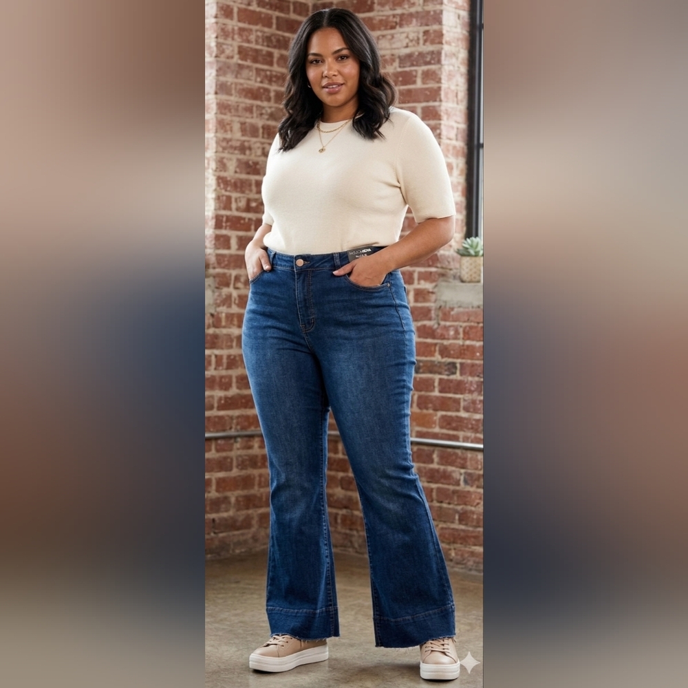 Fashion Nova flared denim jeans in dark blue.
